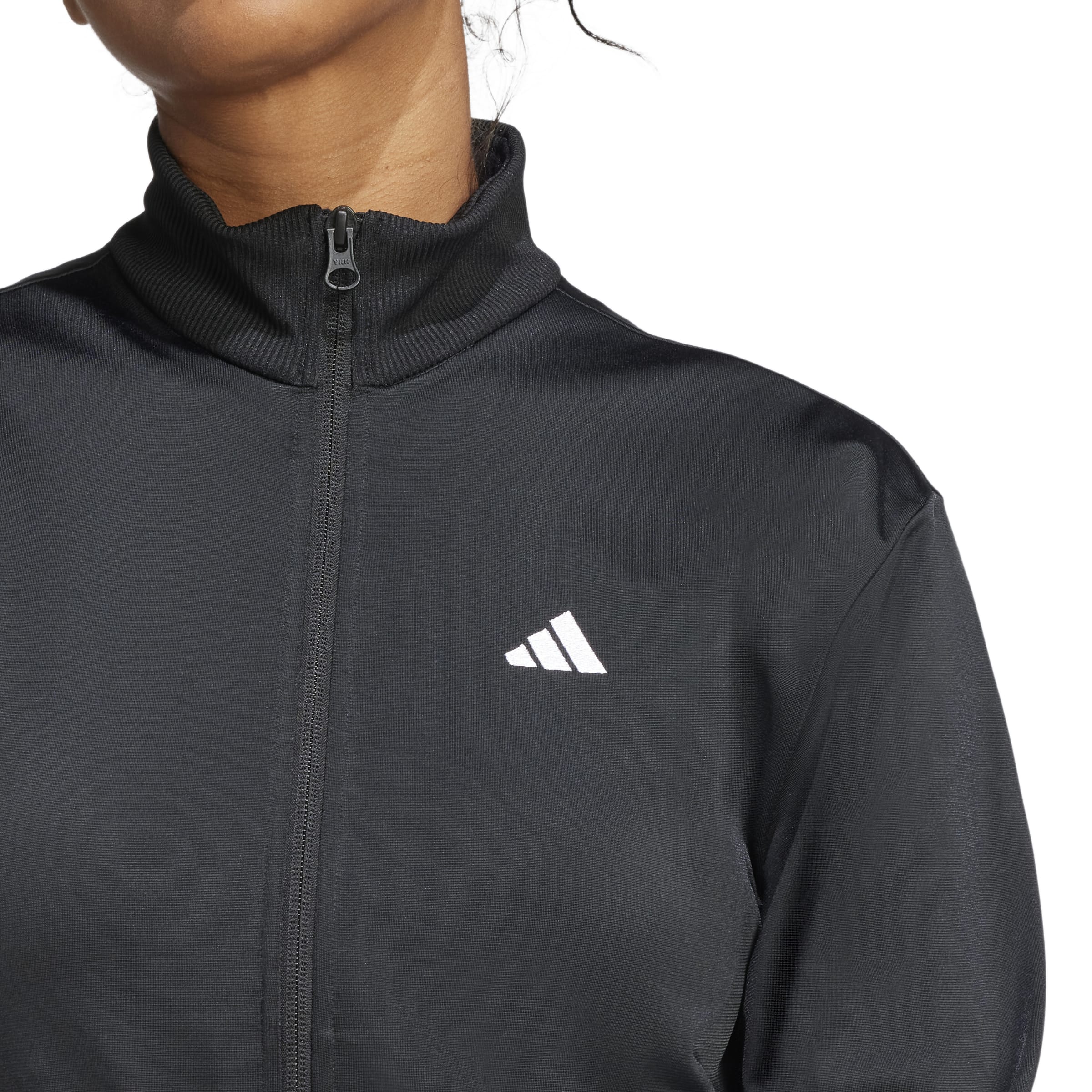 JD4475_7_APPAREL_On Model_Detail View 1_white